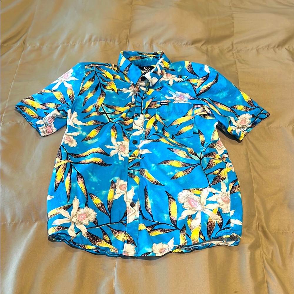 Boys’ Volcom Topical Hideout Short-Sleeve Button-Up Shirt, Size L